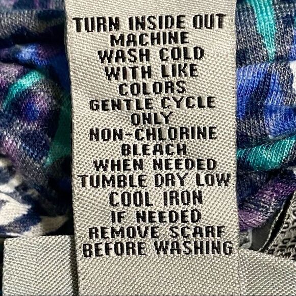 NEW Catherine’s Blue striped PALISADES Tunic Blouse Plus Sz 2X Detachable Scarf - Picture 8 of 8